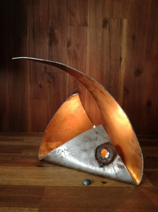 Oyster – Sculpture contemporaine en acier plié & soudé (2022) | Meubles d’Or