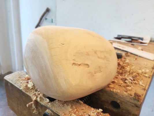 Mother’s Love – Sculpture contemporaine en bois sculpté | Meubles d'Or