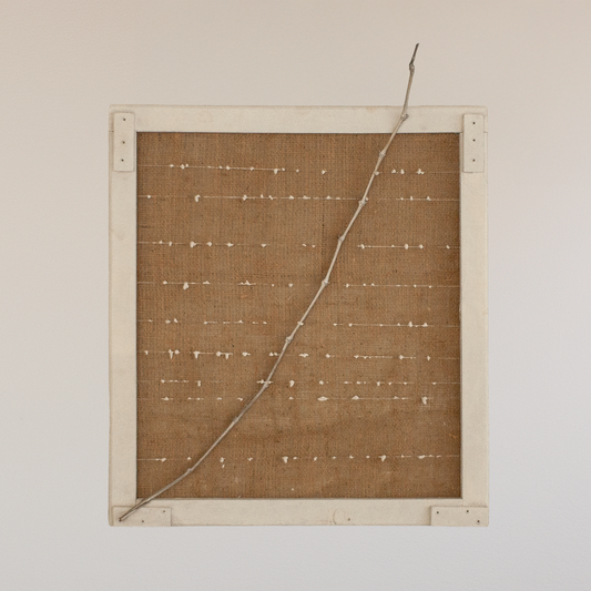 Morning Song – Sculpture murale en plâtre, fil de pêche & vigne - 50x50 cm - 2024