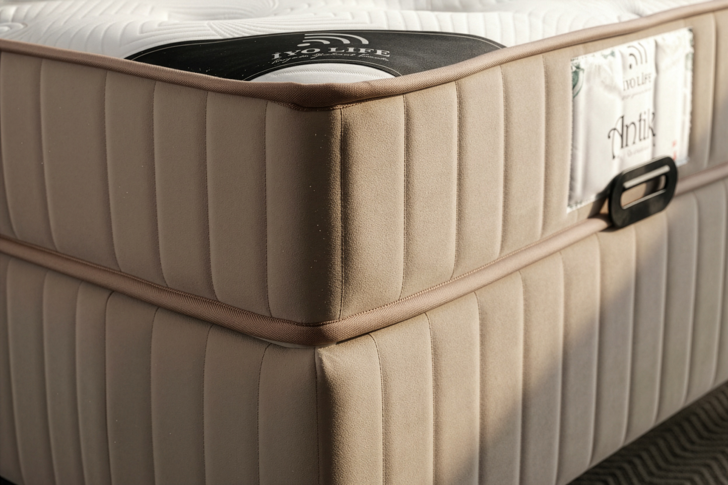 YANNIS (lit 1 personne)